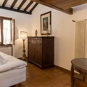 Apartment Behind Navona, Rom
